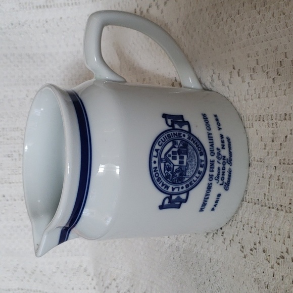 BLUE AND WHITE Ceramic La Maison La Cuisine Belle et Bonne Measuring Jug - Picture 2 of 6